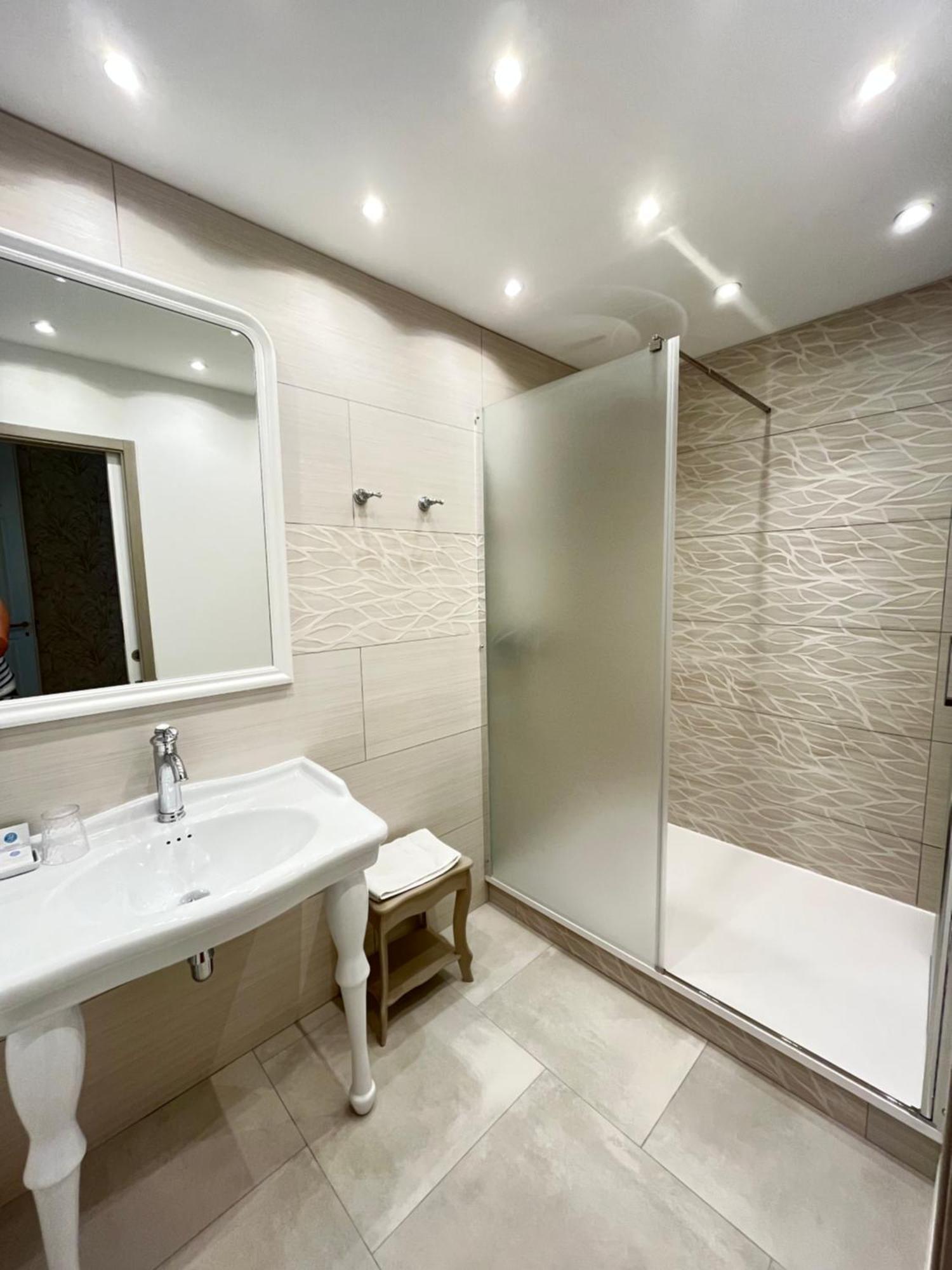 Le Coeur De La Bastide - Adult Only Bed & Breakfast Carcassonne Bagian luar foto